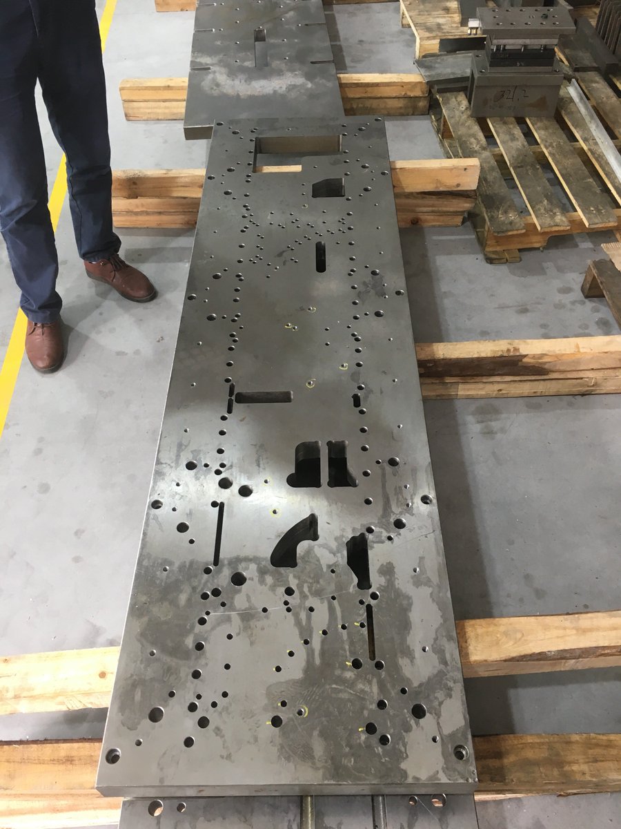 monsterlaboPC's tweet photo. #FirstProduction It weights 3 tonnes and measures 2.5 meters. We are glad to present our (big) tooling. Let's start to produce some heatsinks now! #MonsterLabo #silentPC #PCcooling #CPUcooler #GPUcooler #passivecooling #aircooling #SFF #SmallFormFactor #PChardware https://t.co/RYlVHqd6pS