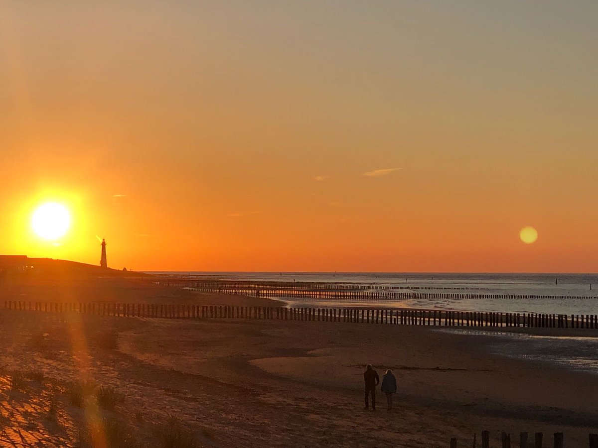 dezeekust's tweet photo. Zonsondergang aan De Zee Kust Breskens 
https://t.co/WWwocWgG2h 

#dezeekust #breskens https://t.co/E7cOGTh80V