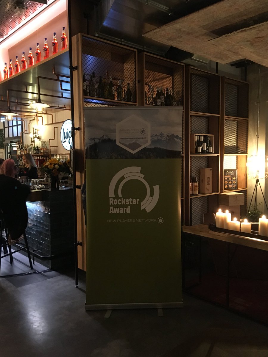 JG_Ripp's tweet photo. Congratulation @VersicherungVFL #Partnerkongress 2018 Rockstar Award geht an @Nect.com CEO Benny Jürgens #nect https://t.co/eYjdcGlNOz