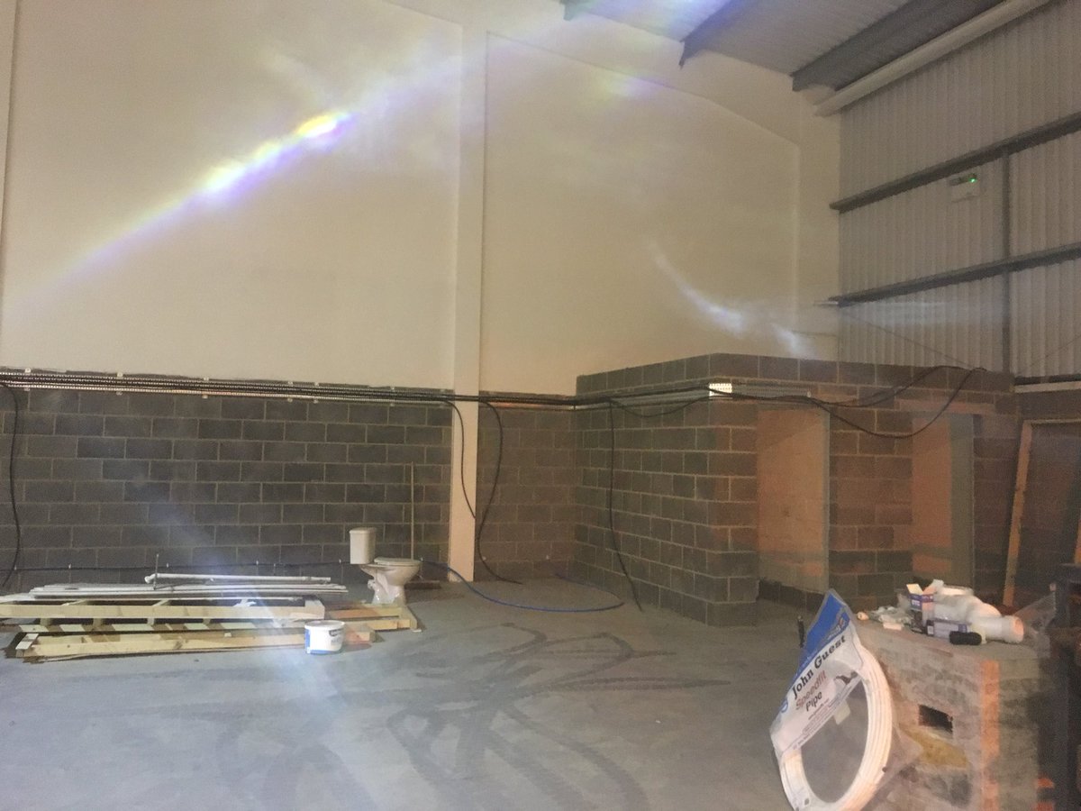 dkautoelectrics's tweet photo. Electrics starting to get put in now &amp; roof starting on offices. 🔨👷🏻‍♂️#comingon #newunit #excitingtimes https://t.co/iWYrfr9dC6