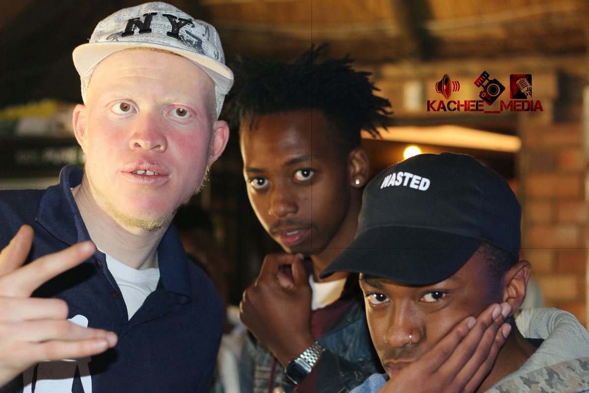 sage_citi's tweet photo. The kings of the town ....

@jay_ExtraaSA @MasterXTee @SkiipsPicasso https://t.co/QsWGsJYsxh