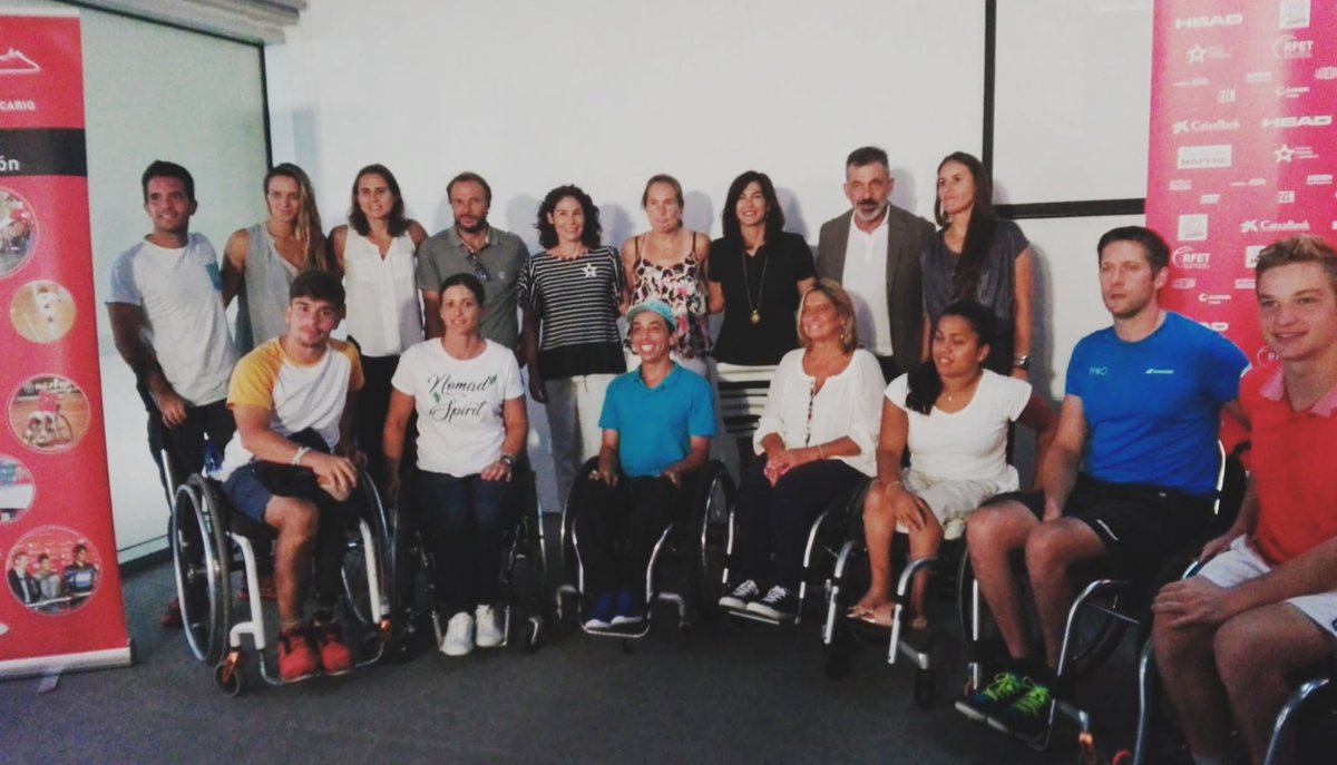 CastiRufi's tweet photo. II FORUM SOBRE LA IGUALDAD EN EL DEPORTE Y LA SOCIEDAD.
FUNDACIÓN EMILIO SÁNCHEZ VICARIO.
@STARVIE #FUNDACIONDAMM #ESTRELLADAMM #MUNICHSPORT #VICTORCARRETON #CLANDESTINE #ORTOESPAÑA #AlbertoPacho https://t.co/3L3KdoYLCi