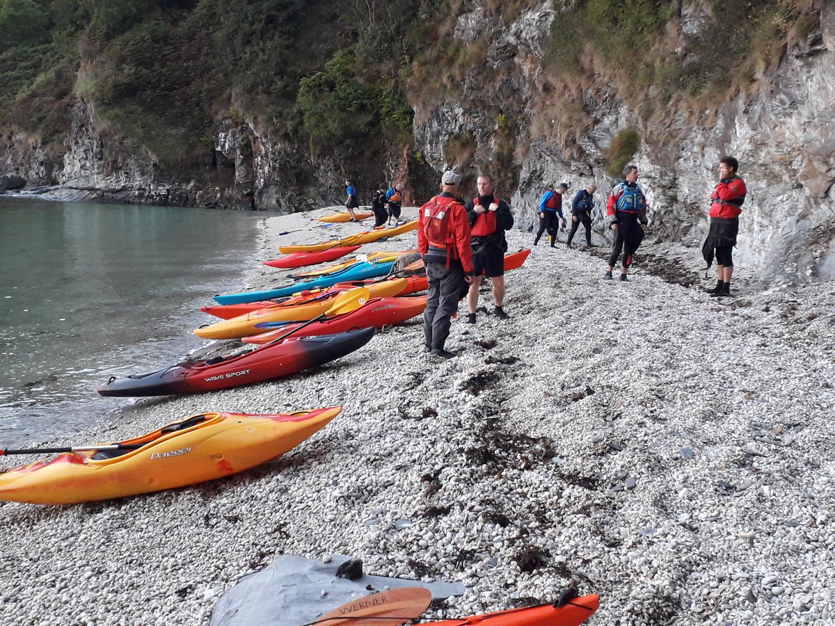 stephen52219589's tweet photo. ST Austell canoe club collected 47kg marine litter around Porthpean Beach #litter @mcsuk https://t.co/PQZiwqBWo6
