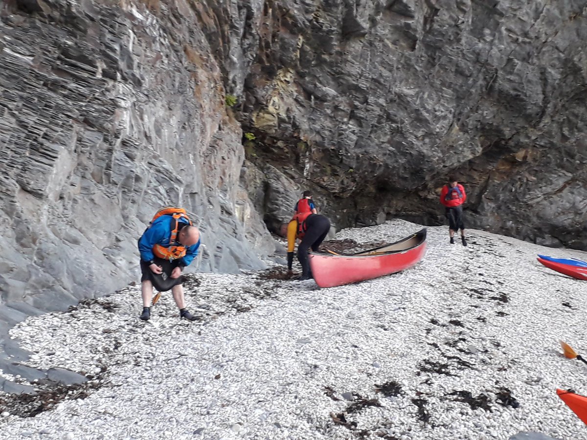 stephen52219589's tweet photo. ST Austell canoe club collected 47kg marine litter around Porthpean Beach #litter @mcsuk https://t.co/PQZiwqBWo6