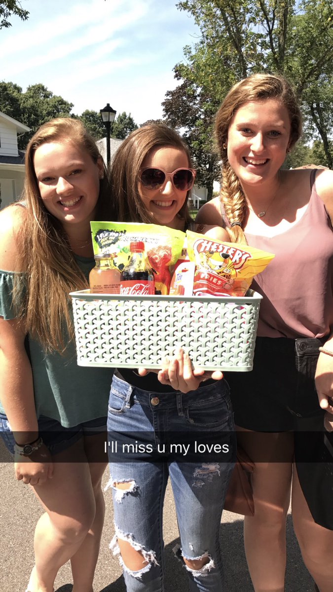 nataliegismondi's tweet photo. Hbd to the cutest nat !!! Love u &amp; miss u too much 😇💚 hope ur day is as sweet as u :))) xx #natattack https://t.co/huGODbfKQg