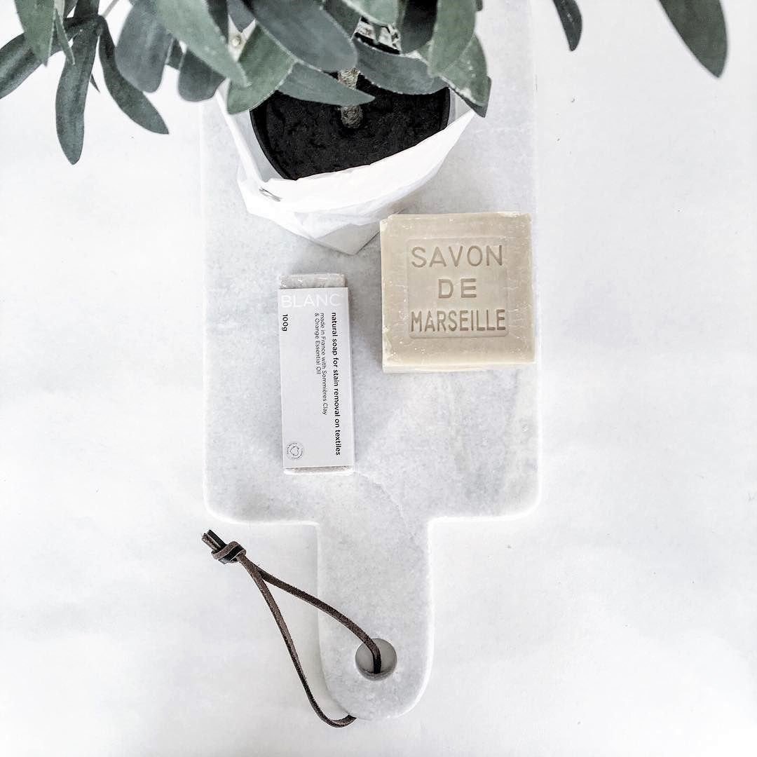 Blanclivingco's tweet photo. Our little secret is, everyone at BLANC uses this magical Natural Soap for Stain Removal for home use or when they don't have time to send something into the Atelier. So we feel like we should have shared this little secret with you a long time ago... 🤫
https://t.co/rHyaYh0IDj https://t.co/bGsJpc4yxS