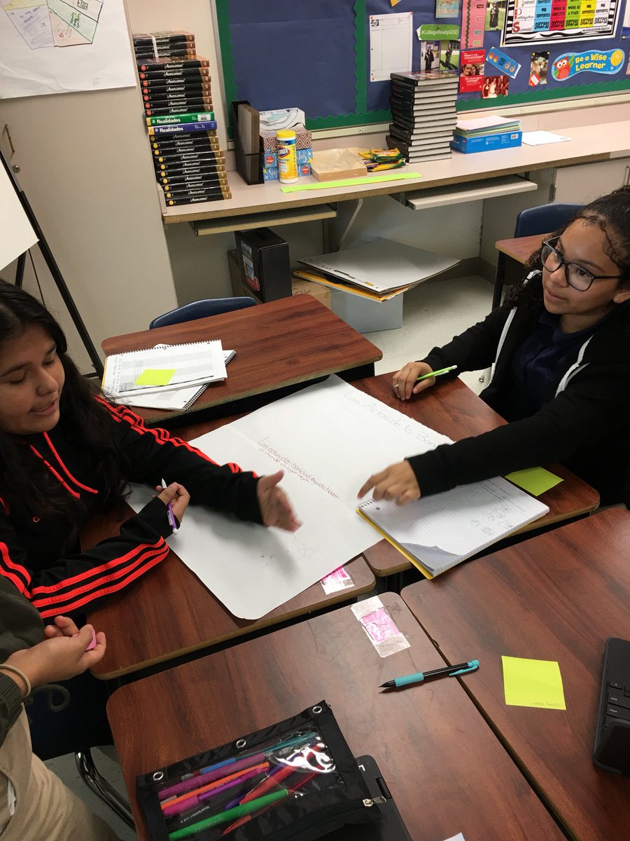 ceciliamewa's tweet photo. Promoviendo los actos de bondad, creando conciencia en los jóvenes de hoy #APSpanish4 #ActosdeBondad #ActsofKindness #BusseyNation @Bussey_Owlets @HolaMrsChurch @AVIDjeanie @rlopez42 https://t.co/67N6rLeCGG