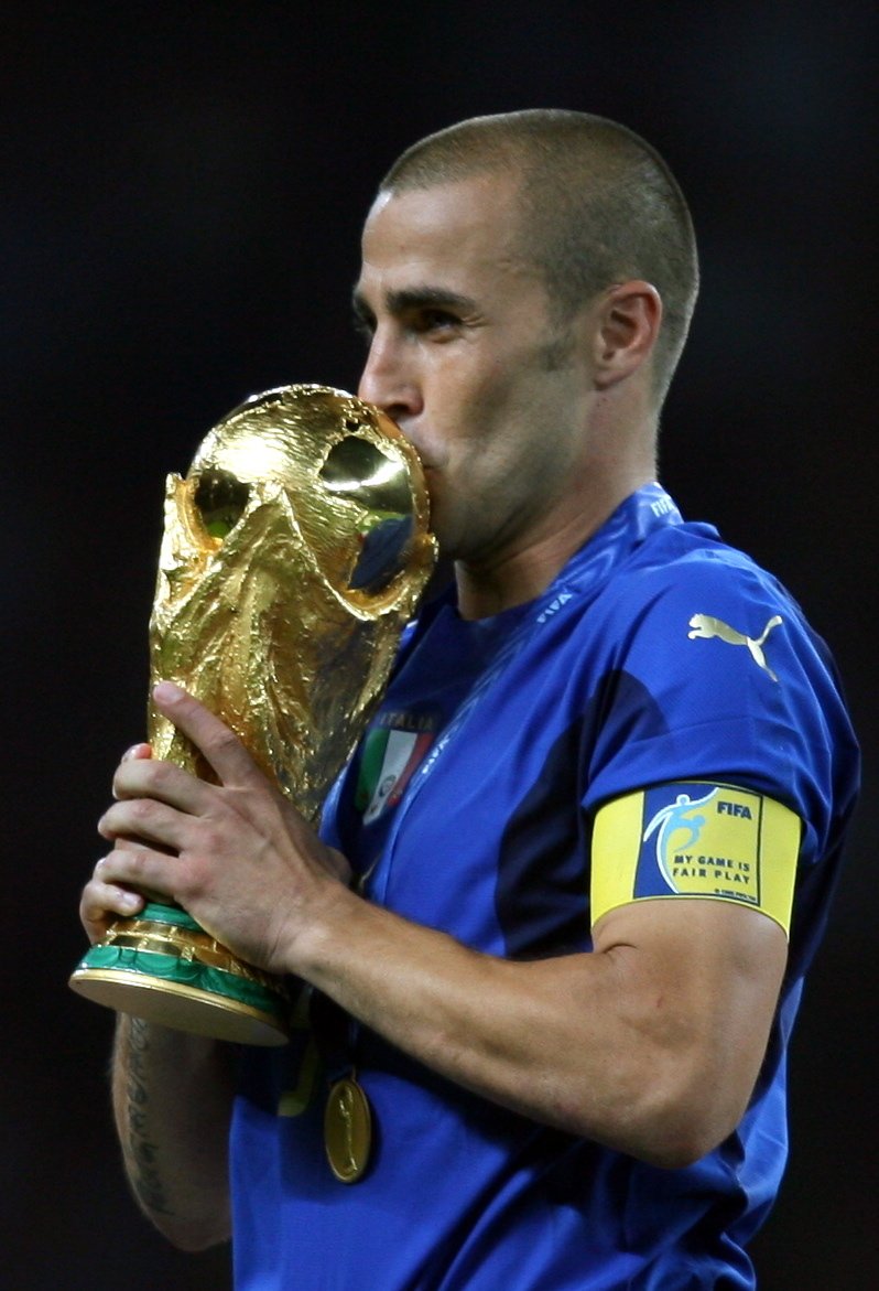 Happy birthday to the only defender to win the Ballon d\Or in the 21st century - Fabio Cannavaro 