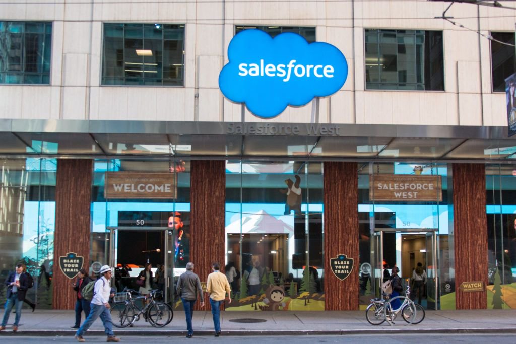 silverlinecrm's tweet photo. Our Healthcare Team is gearing up for @Dreamforce! Find out how you can chat with our experts while there https://t.co/uHX7yhOkqK #DF18 #Dreamforce #healthcare https://t.co/JT7VeX21Vj