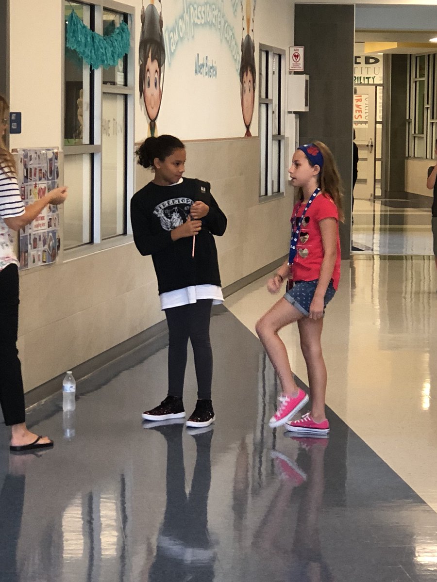 henderscc's tweet photo. Safety videos for our community! #wearedme @DMcClatcheyElem @DME3rd #rulesandlaws #misdproud https://t.co/hohiquyO6V