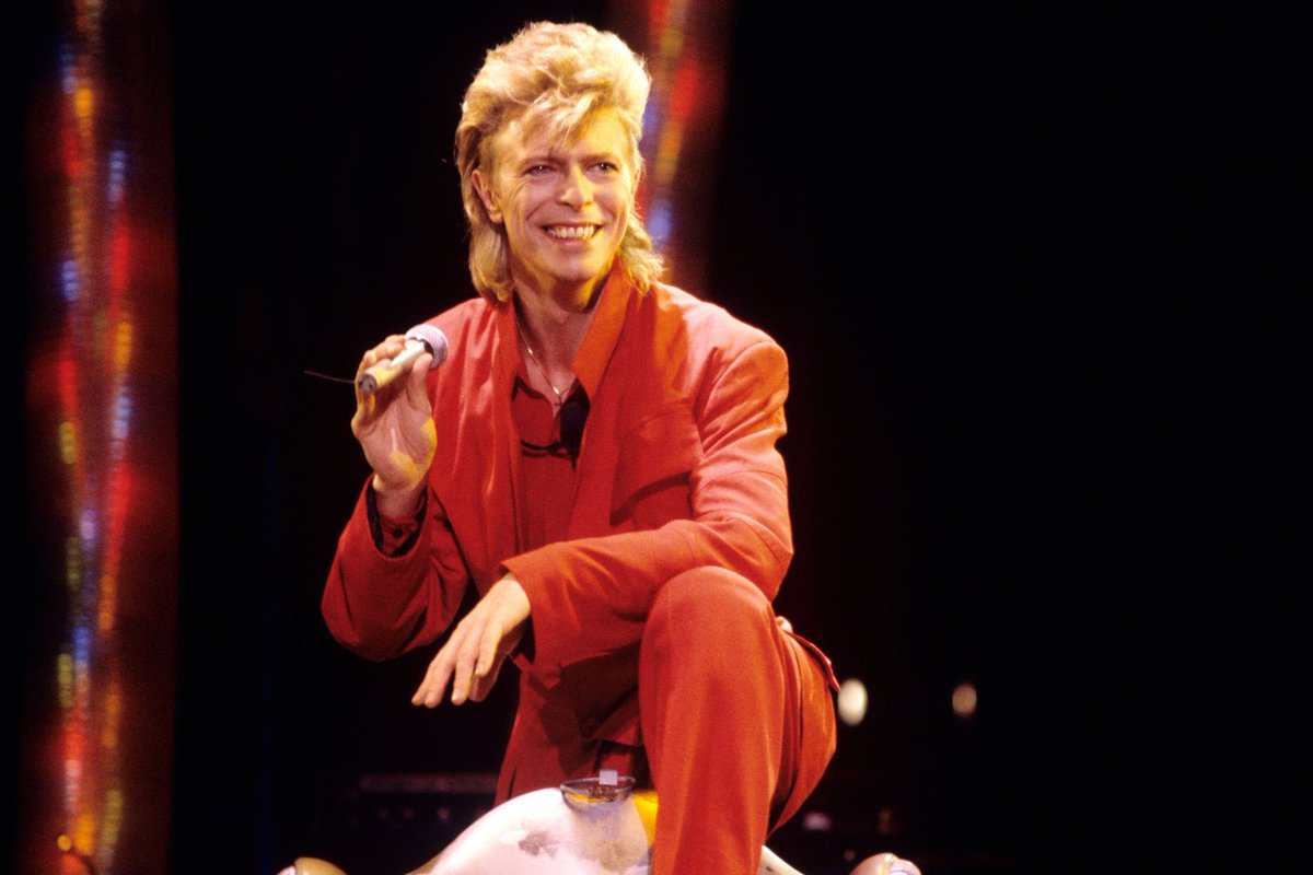 Ancak uygulanan tüm şiddete rağmen, Batı Berlin'de düzenlenen her konserde, duvar hattına bir öncekinden daha fazla Doğu Berlinli gitmeye başlar. Olayların zirveye ulaştığı gün ise 1987 yılında düzenlenen David Bowie konseridir.