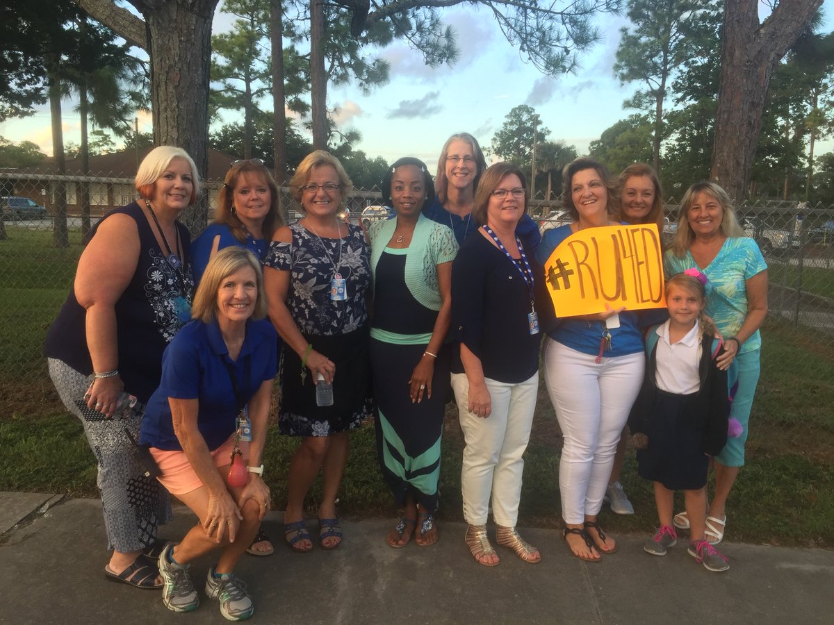 VUEUnion's tweet photo. SCE supports students and Unity! #ru4ed @VUEPresident #denimstration https://t.co/P8XGyLpXvT