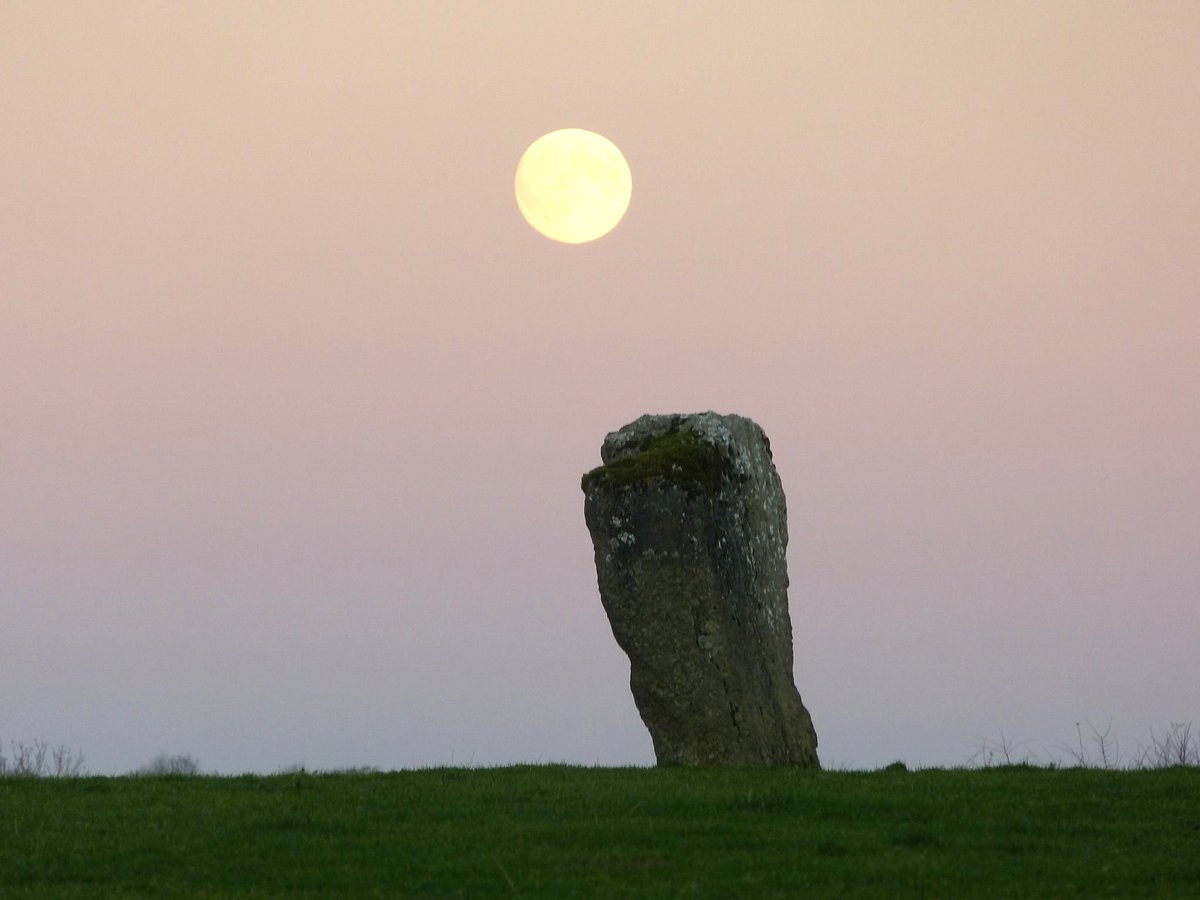ThisIsCavan's tweet photo. Visit Cavan this Autumn for fabulous food, heritage, walks, festivals and fun https://t.co/NmgPDI8csU  #Cavan https://t.co/1pWCBJ6iYr