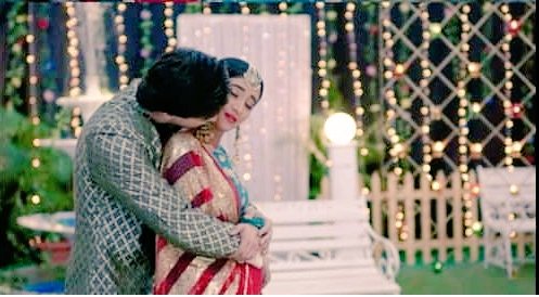 bhawna_bhawna21's tweet photo. @momo_mohsin #Chappar Phaad wala 😘#Kiss #Romance 😘😘😘😘😘😘😘😘😘 ... 🙈🙈🙈🙈ueè mein toh mar gayi... @team_kaira https://t.co/5f0WaiV3fV