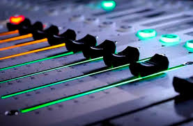 masterfm_es's tweet image. Se acerca el fin de semana y que mejor manera de pasar la tarde que conectándote a Master Fm para escuchar a mejor música.
A los mandos Adrián Sela 
¡No te lo puedes perder!
#FórmulaMaster #FelizJueves