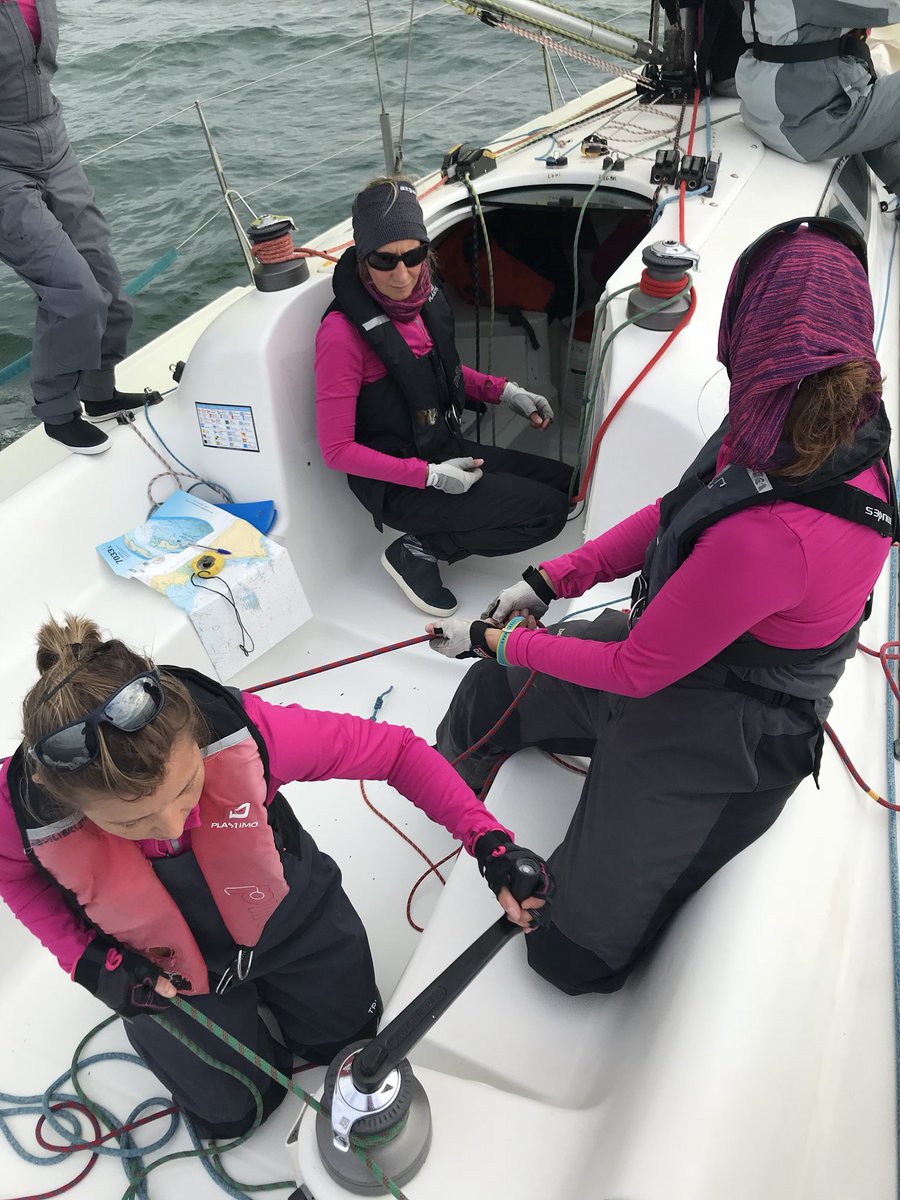 CabonVro1's tweet photo. Après l’@ArmorCup , le Championnat de France à la voile pour les entreprises 4 bateaux pour représenter les hommes et les femmes d’#orange https://t.co/us7uMZSytY