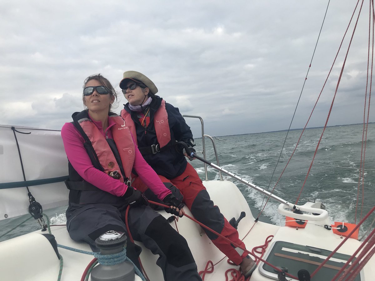 CabonVro1's tweet photo. Après l’@ArmorCup , le Championnat de France à la voile pour les entreprises 4 bateaux pour représenter les hommes et les femmes d’#orange https://t.co/us7uMZSytY
