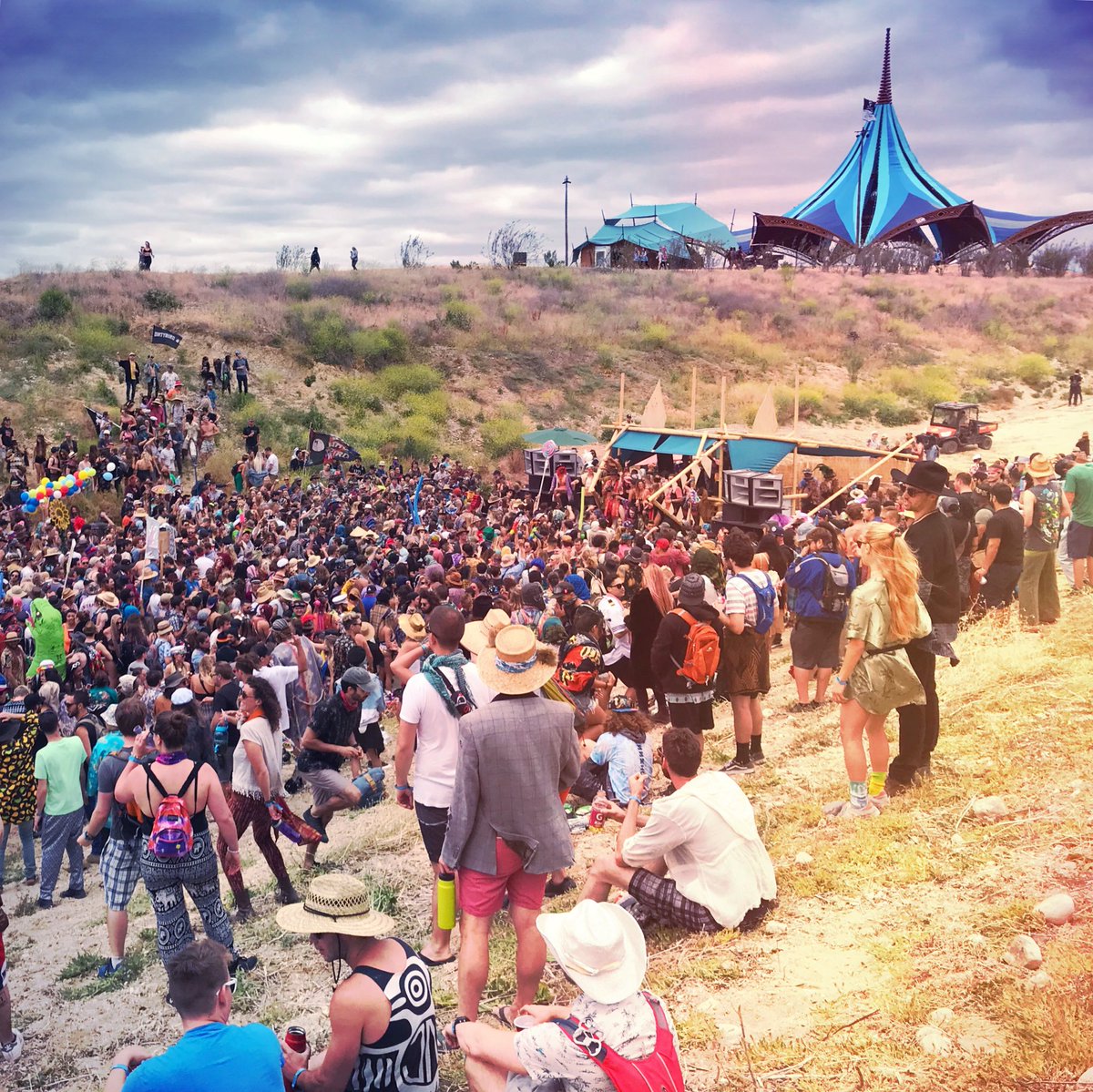 PermanentDance's tweet photo. 🖤 @DesertHearts x @LIBfestival 🖤
.
.
.
#permanentdanceparty #lightninginabottle  #lib2018 #dolab #deserthearts #festivals #libfestival https://t.co/N5MsIaywlL