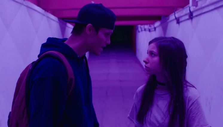 ✫  
 　　 ✷  　 ˚ 　 ˚ 　　　 
　　　　　　　　 . 
 ✵ 　 　  ✹ 
  +  .  ✵ 　you liked me because I was blue
But you touched me, and suddenly I was a lilac sky.
 . 　 · ✵  
  . ✵   ✵  ✫