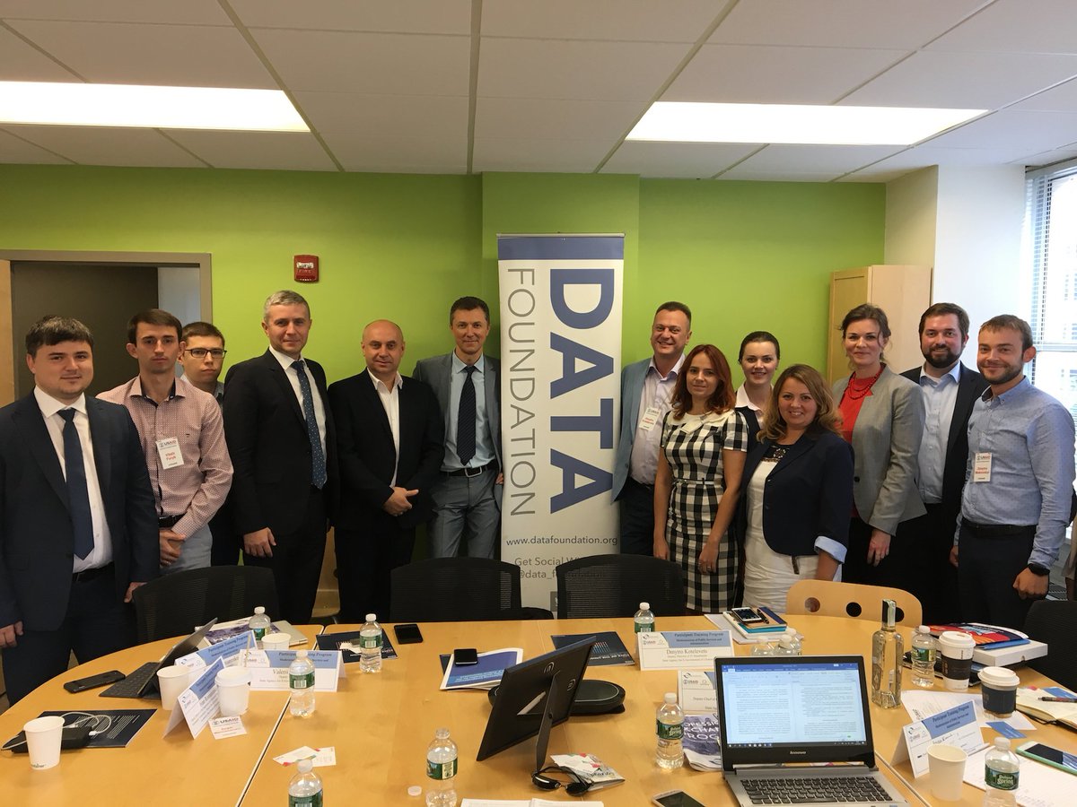 data_foundation's tweet image. We were very happy to host the Ukrainian delegation this morning to discuss #DATAAct and how #opendata can improve government and society. A fascinating and educational conversation! #eGovUKR2018 @ExchangesWTCI