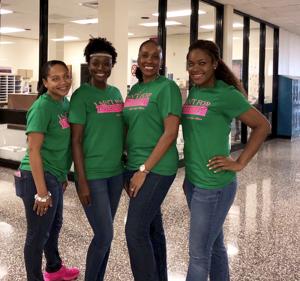 LetraJohnican's tweet image. My Pretty Soror Coworkers wearing paraphenila from our organization- The First Female African American Sorority founded back in 1908! #alphakappaalpha #akaeducators #AliefProud #LeadingbyExample #studentslovedit #CollegeDay #CollegeForward