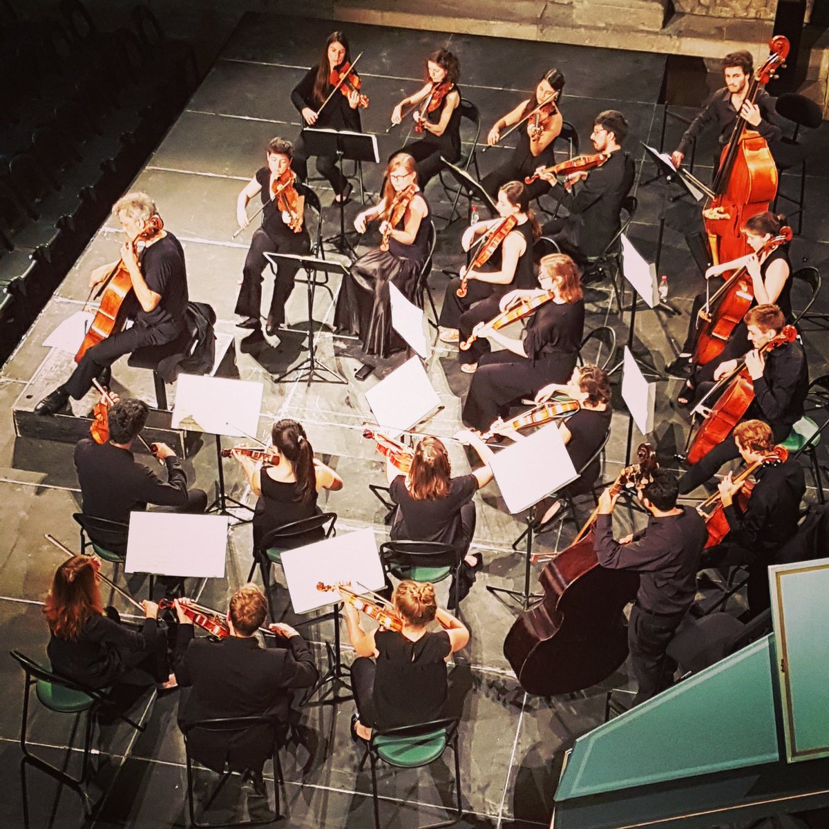 Abbayeauxdames's tweet photo. Le #JOA est prêt pour ce soir, le concert à #Saintes avec #RaphaelPidoux mais surtout pour enregistrer leur premier disque au @TAP_POITIERS avec @NoMadMusicNMM https://t.co/XPj2oiaA5C