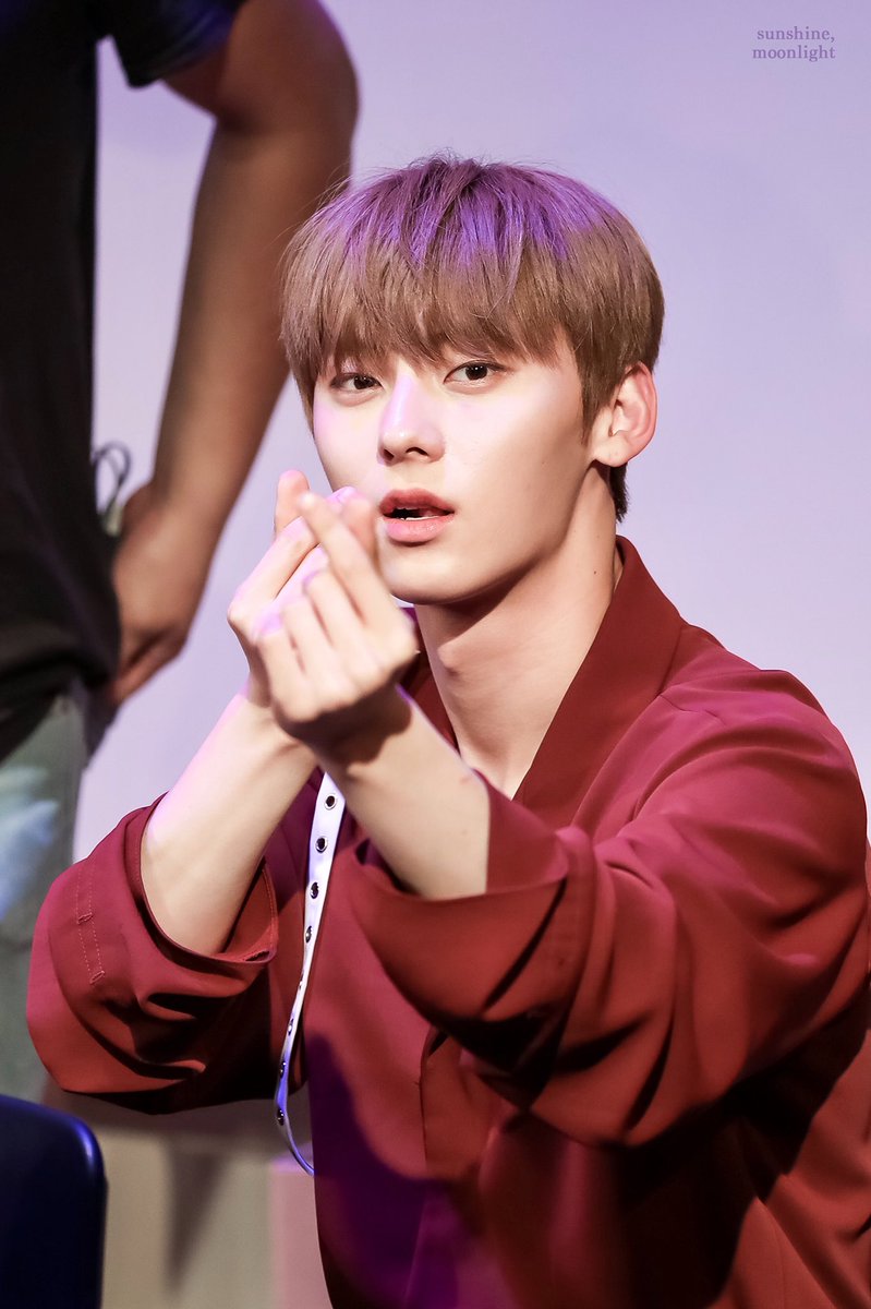 sunmoonyou_'s tweet photo. 180610 완벽하게 완벽해❣️ #황민현 #민현 #HWANGMINHYUN #MINHYUN #워너원 #WANNAONE https://t.co/T3SdXZT95x