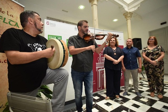 IndeGranada's tweet photo. Cúllar Vega recupera este sábado 'Celtasur', el único festival de música celta de Andalucía https://t.co/zn2Yn7xDag https://t.co/roaBb7SHU2