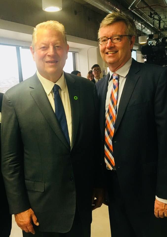 SupDavePine's tweet photo. It was a privilege to talk with former Vice President @algore at the launch of the County Climate Coalition at the #GCAS2018. His leadership combating climate change for more than three decades is an inspiration. @JerryBrownGov @PenCleanEnergy @DaveCortese @SustainSMC @sanmateoco https://t.co/ia7sm09pYX