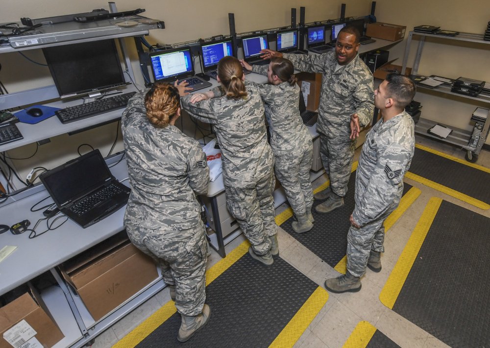 AFResearchLab's tweet image. To the #programmers and software wizards that keep our world churning, we thank you this #dayoftheprogrammer! #STEM #Computers #technology