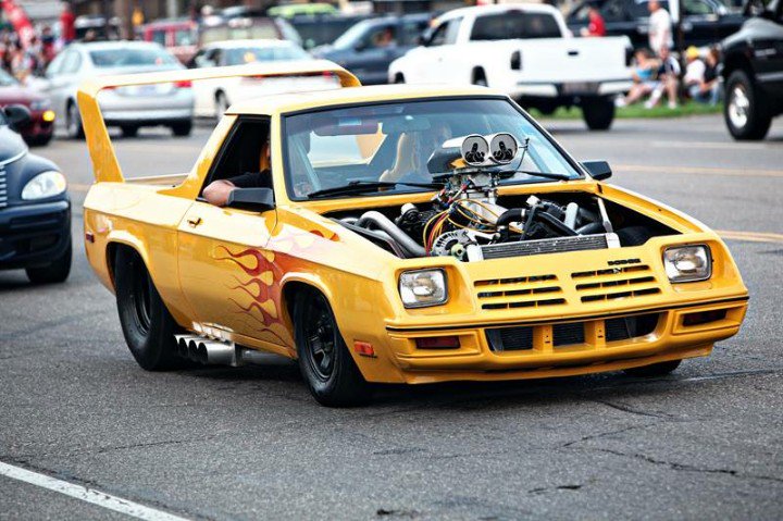 TheBusinessLLC's tweet photo. @kawaiiness more of a 1983 Dodge Rampage I think... https://t.co/9kY9UFdiVS