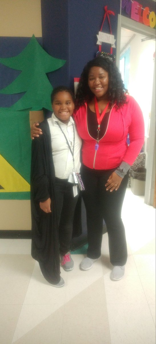 Watson_edu's tweet photo. When your student dresses like you for career day, you feel so special! #SmithLeopards #collegeweek #MrsWatson https://t.co/Rd3hdJWCLt