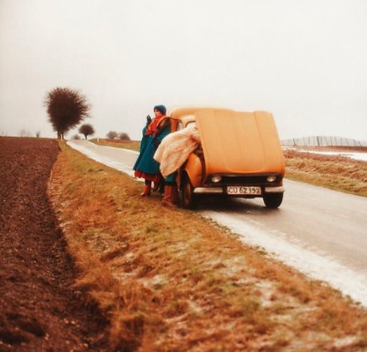 Har stadig ondt i kinderne af grin over 'Ditte &amp; Louise' ❤️😆 Og er sikker på at den orange turnébil er en kærlig hilsen til Helle Ryslinge &amp; Anne Marie Helgers dametur i 'Koks i kulissen'. #dkfilm #ditteoglouise #koksikulissen