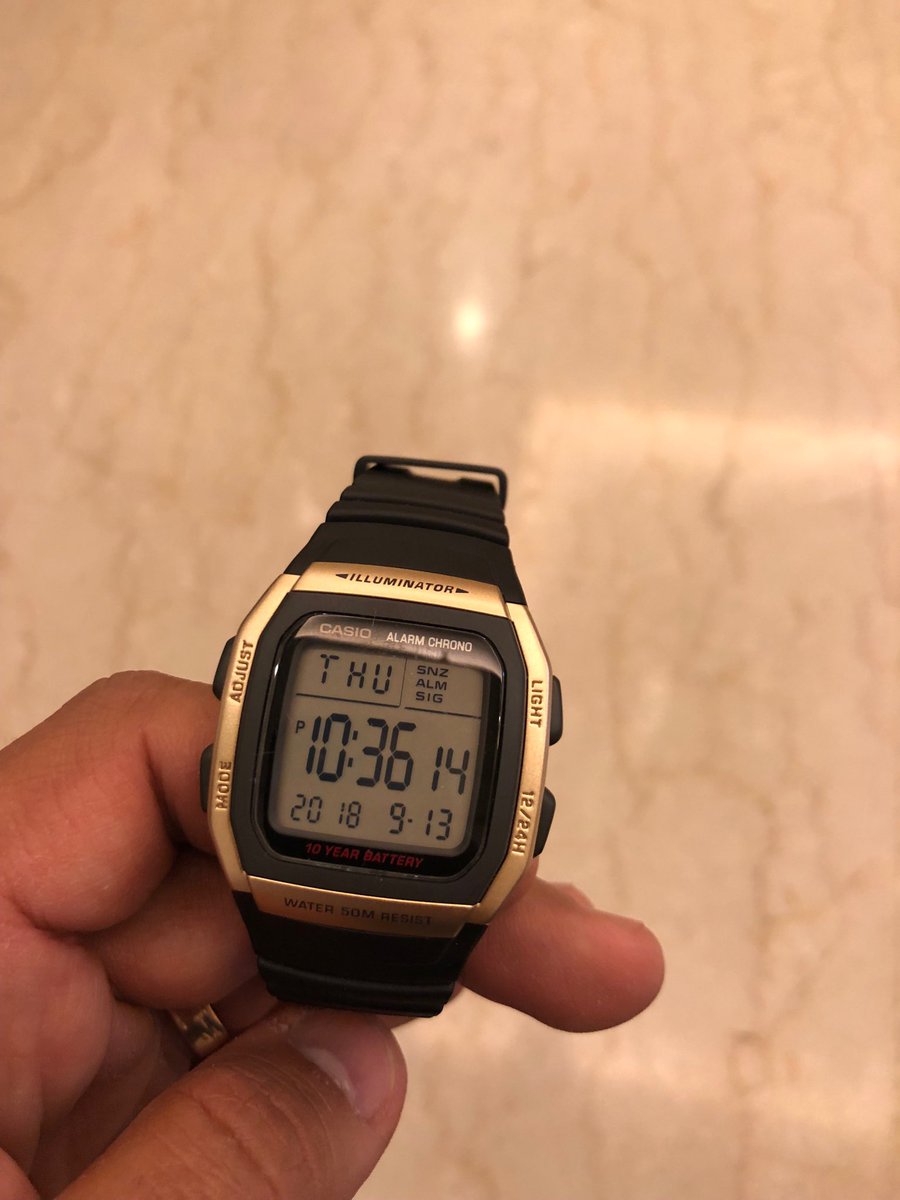 nishantchat's tweet image. वक़्त बदलने से पहले सोचा क्यों ना घड़ी बदल दी जाए #TimeChanges