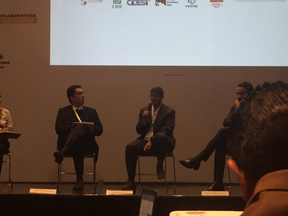 centrometmx's tweet photo. Juan Marcelo Gaitán de @FIWAREZone  nos habla sobre llevar a la práctica el tema tecnológico a las smart cities y a las metrópolis @SmartCityLATAM https://t.co/Z6Ziwu3g7Y