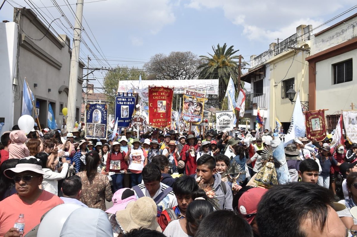 GustavoSaenzOK's tweet photo. Recibimos a los peregrinos de distintos lugares de la provincia que caminan kilómetros para honrar al Señor y la Virgen del Milagro. Gracias por permitirnos compartir momentos de tanta fe #MilagroEnSalta https://t.co/OmTAgXB8Fi