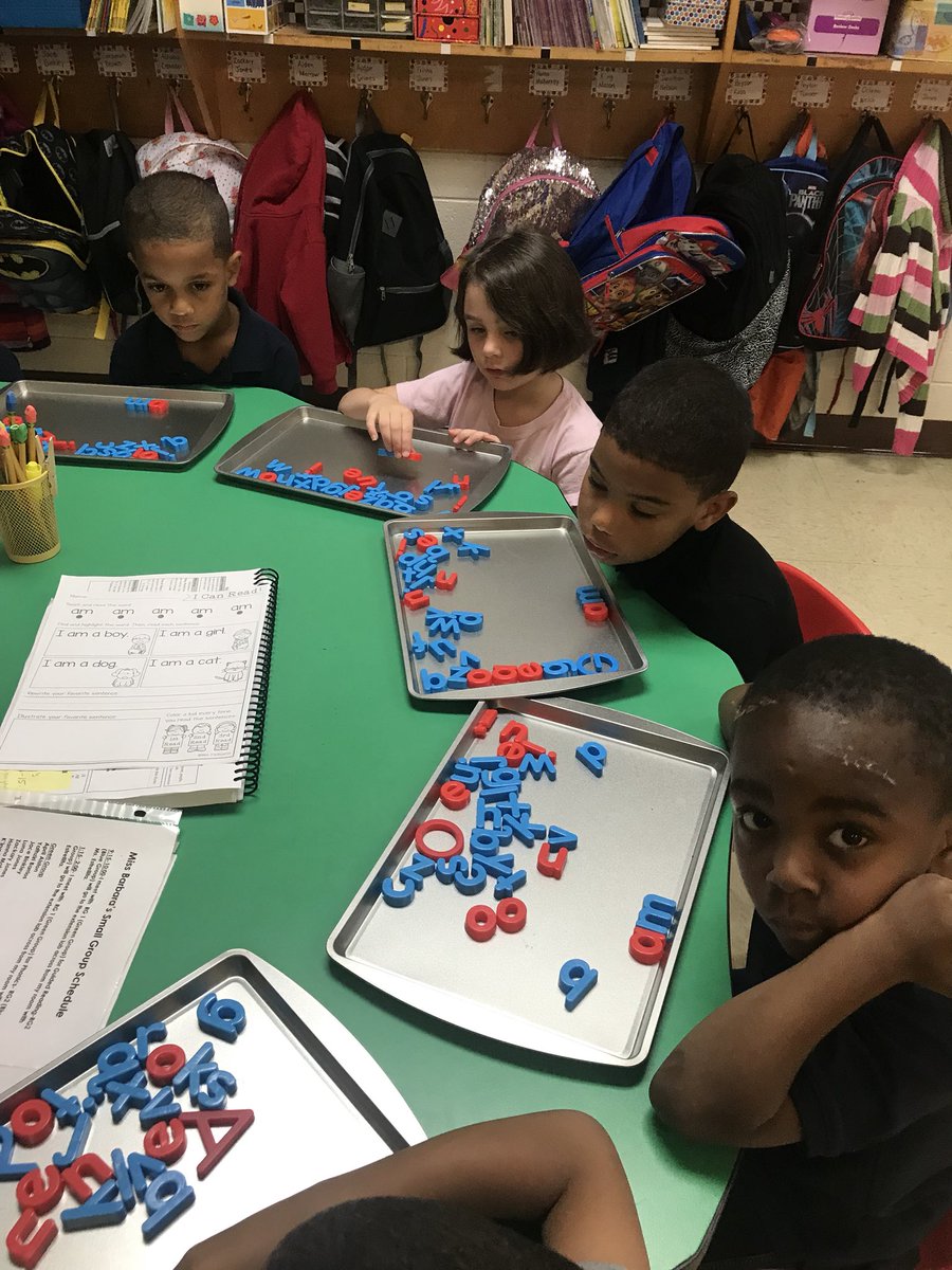 jennyray66's tweet image. @LaudCoSchools primary school teachers are integrating explicit, multisensory activities in small group foundational skills instruction. #phonicsmatters #alphabetknowledge #phonemicawareness #R2BR