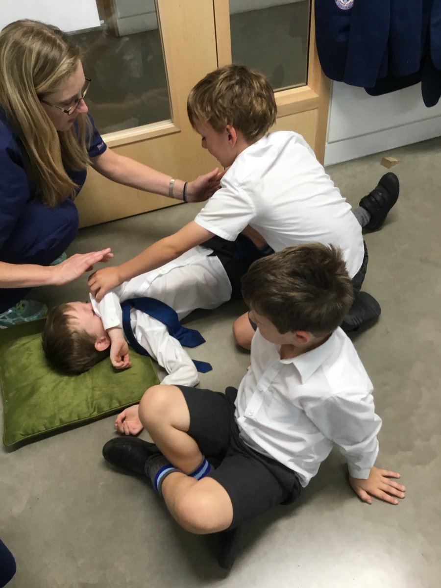 DonheadPreprep's tweet photo. PP2P completed their training session in Paediatric First Aid! They learnt how to help someone by using the recovery position. Ask the boys to sing the poem to remember the position when practising!#firstaidsaveslives #handsonlearning #paediatricfirstaid #learned #wise https://t.co/HgOQ7ujqOs