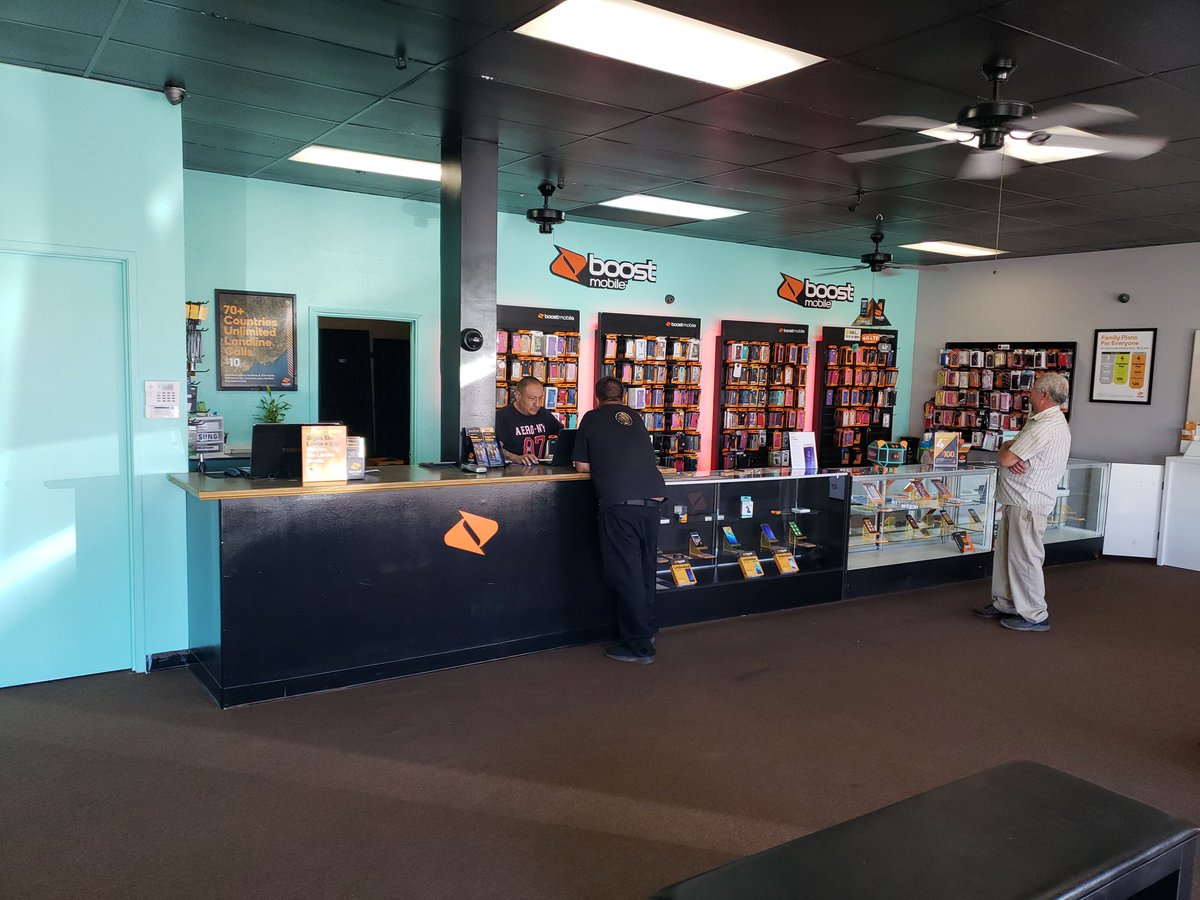 CGuzmanVIP's tweet image. Early bird special! A's Wireless converting a payment into an upgrade and a add a line! @MichaelHarnVIP @noreen_vip @DaveBerginVIP @Alicia_SPG #VIPRocks #vipwireless #BoostNation