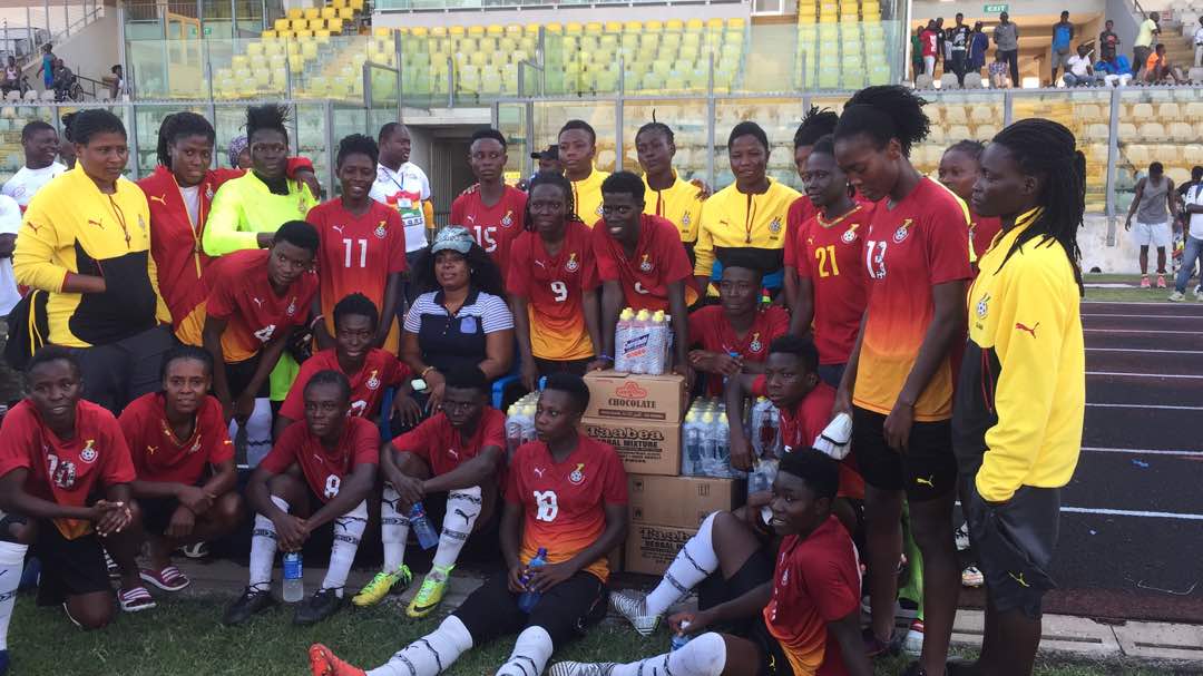 nbsportslive's tweet photo. Manager for Tabea Mrs Clara Agyemang makes a donation to the Black Queens after their 4-0 victory over @KuSALadies at the Baba Yara stadium.

#2018AWCONGH https://t.co/OtFib5u9ep