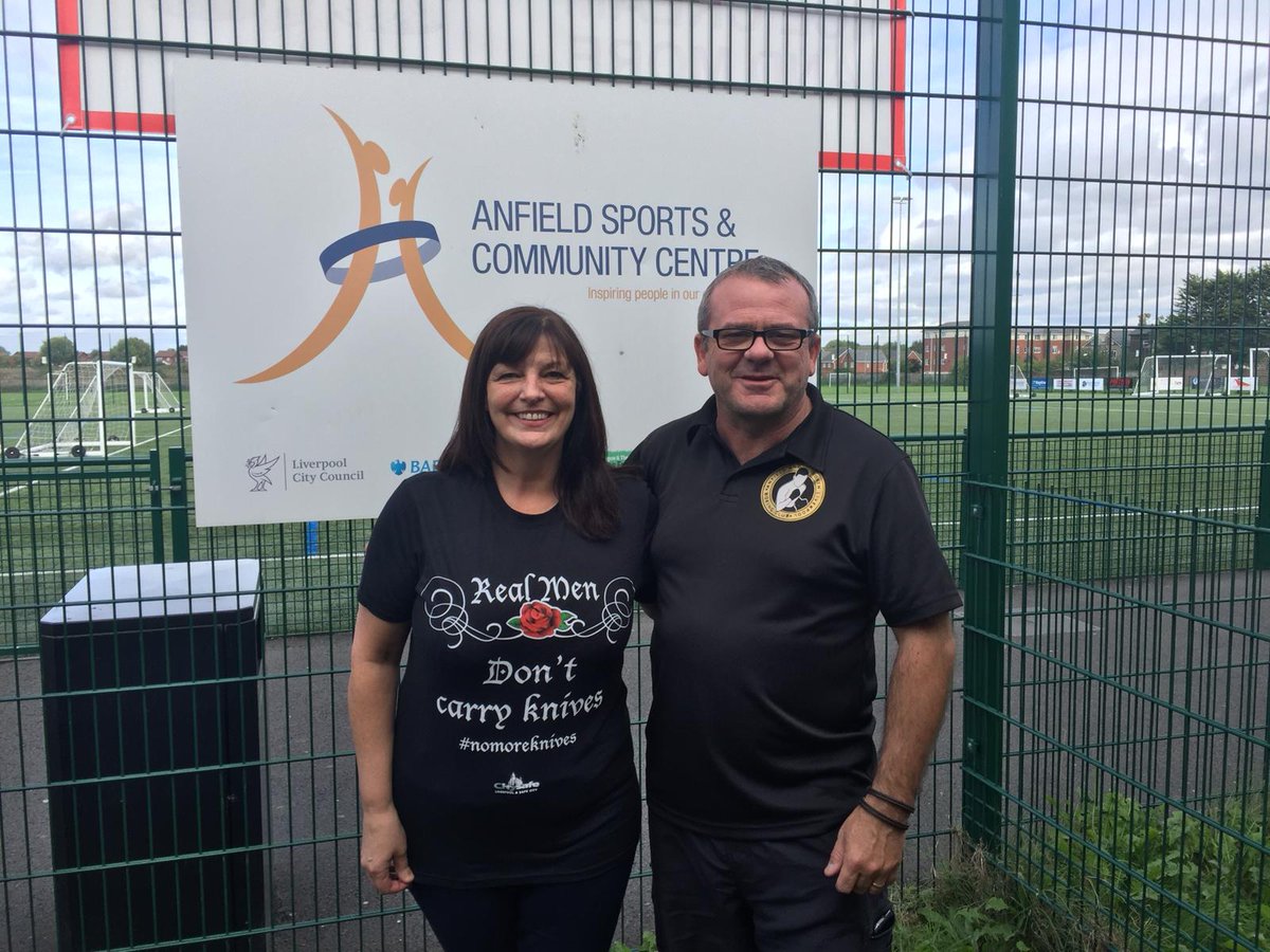 anfieldboxing's tweet image. Today Cllr Ann O&apos;Byrne gave her support for the real men don&apos;t carry knives campaign. Later tonight I will be putting a status out thanks everyone for everything you have done. #platformforchange educating and empowering. @empsolneet @LFCFoundation
