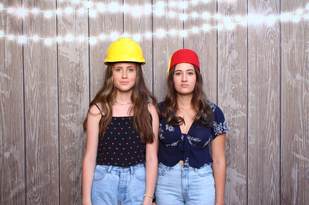sammystarchick's tweet photo. Happy 16th birthday to the girl I can always count on no matter what. g, you are literally like a sister to me and I couldn’t imagine my life without you I love you so much and hope your birthday is perfect🎉💕 @giannasansonii https://t.co/3nLIn4WUyz