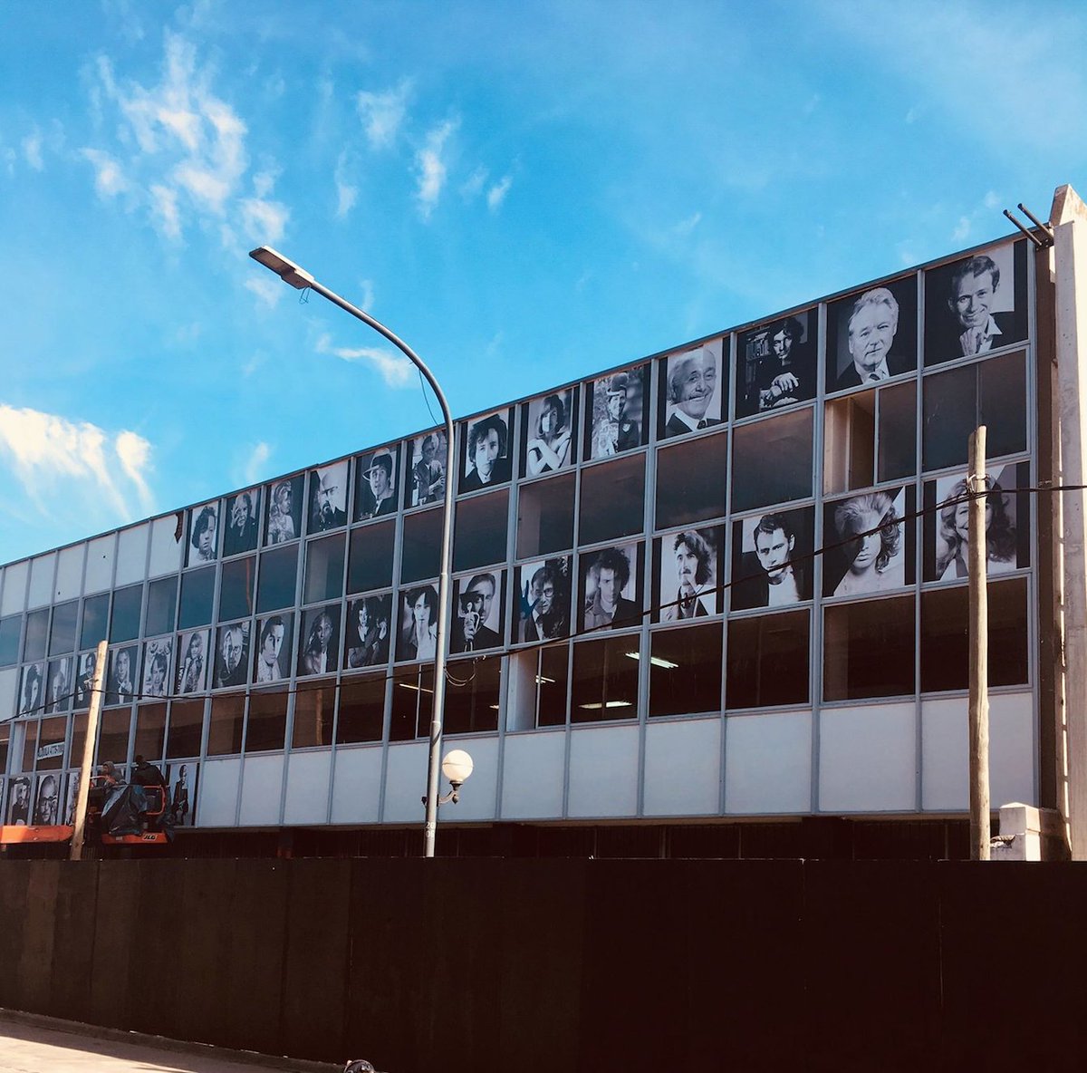 #retratosconfusiones Segundo Round. Esta vez con una muestra a cielo abierto en el marco del festival #CiudadEmergente que inaugura hoy en la #UsinadelArte 🙌