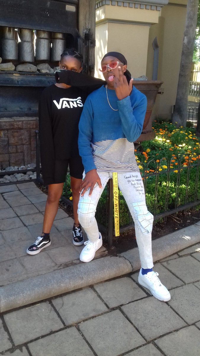 Give it to them free because it's priceless

Beware:)))
There's still more to come 
#HarrismithCoolKids