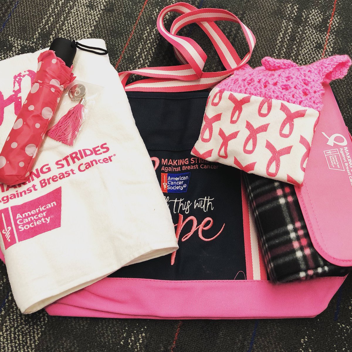 MakingStridesSF's tweet photo. Want to win all these Strides Goodies?? From TODAY until Next Thursday, September 20th, fundraise the most money and be entered to win! Good luck! #makingstrides #swagbag #challenge #teamleader #bayarea #giveaway #strides #makingstridessf https://t.co/R2yhu9PrY5