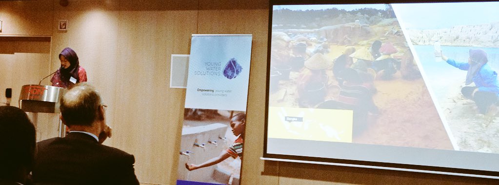 jan2m's tweet photo. #NOW Inspiring ideas by young agents of change at #Pitchingnight 2018 ๐ช๐ฆ๐๐ผ@YoungWater_S From #Kenya, #Ghana, #Mexico #Indonesia ๐๐ฝ https://t.co/BWipuaTx2W