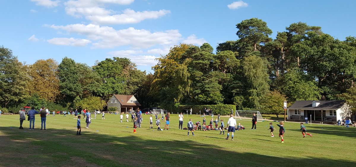 dalessport's tweet photo. Fantastic afternoon of Pre-Prep football, excellent effort from all of the boys and no shortage of ability on show! #fun #teamwork https://t.co/agDYl9EFZa