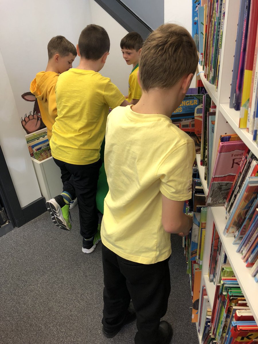MissRPitmanRYF's tweet photo. We had a fantastic time at Ebbw Vale Library today! @rhosyfedwen  @MrsPhil10445060 https://t.co/TFfrhuetG9