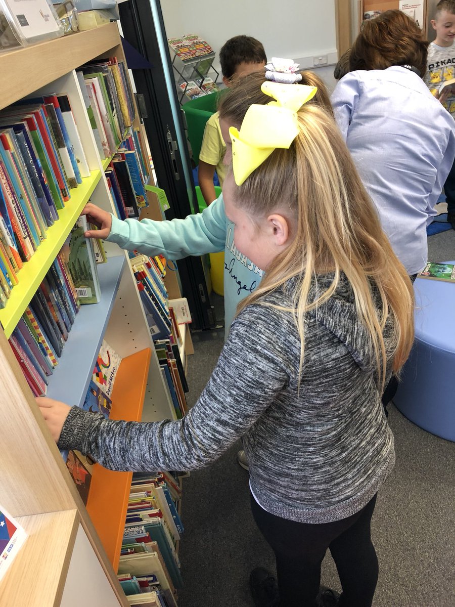 MissRPitmanRYF's tweet photo. We had a fantastic time at Ebbw Vale Library today! @rhosyfedwen  @MrsPhil10445060 https://t.co/TFfrhuetG9