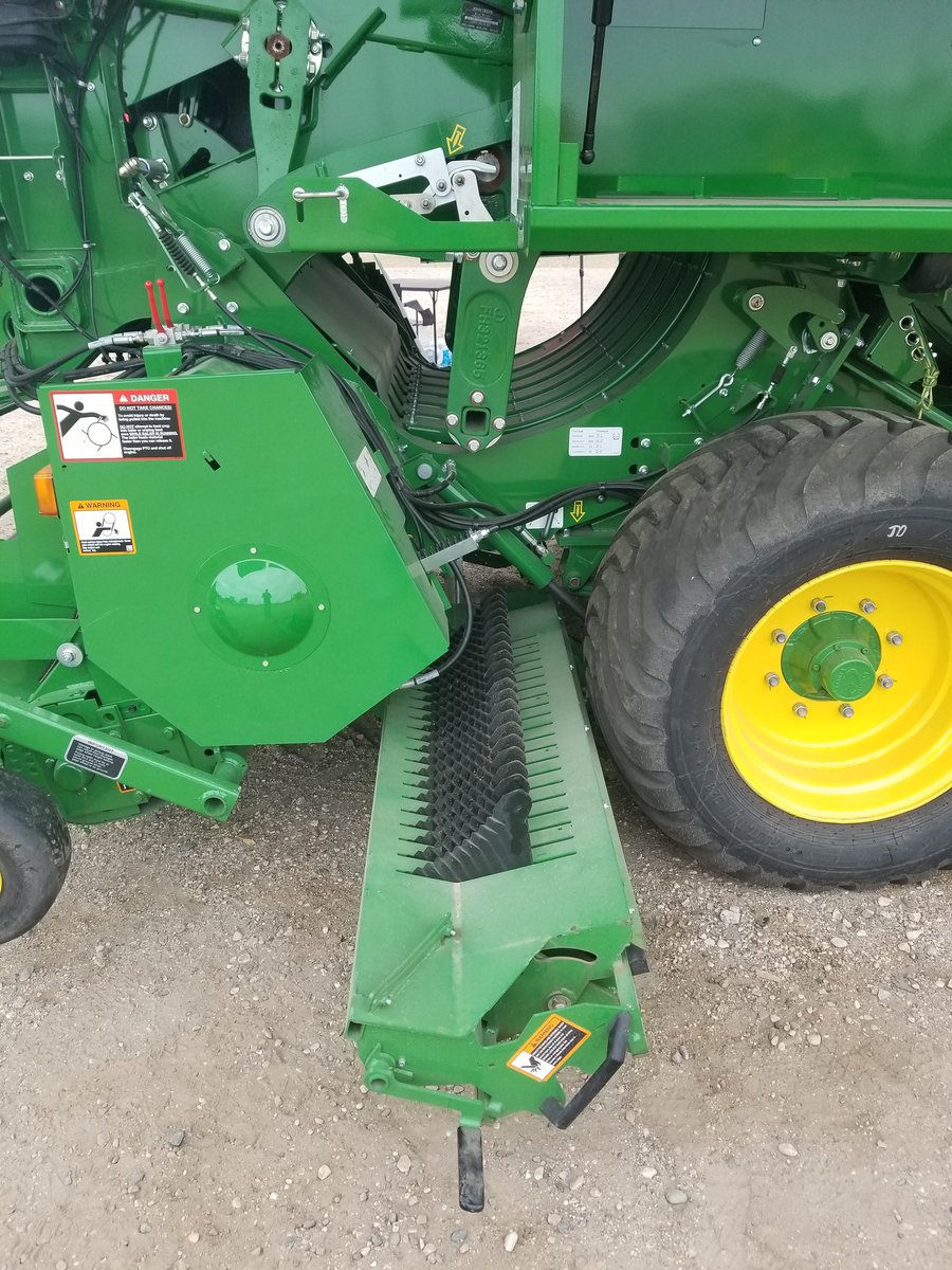 RDOBryceK's tweet photo. Last day of #BigIronFarmShow 2018. This #JohnDeere #L341 with Precutter is waiting for you to come check it out! #bale18 https://t.co/fFXb4tjd2c